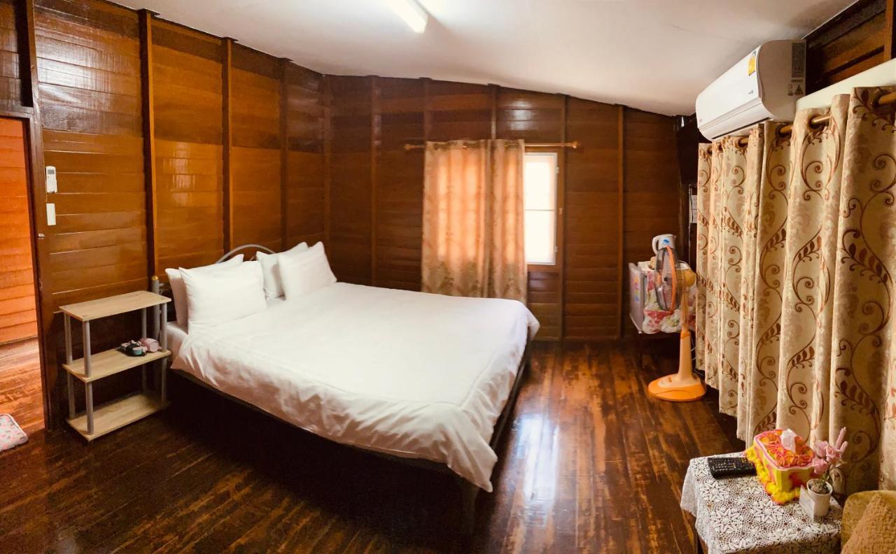 Banthai Guesthouse Фетчабури Екстериор снимка