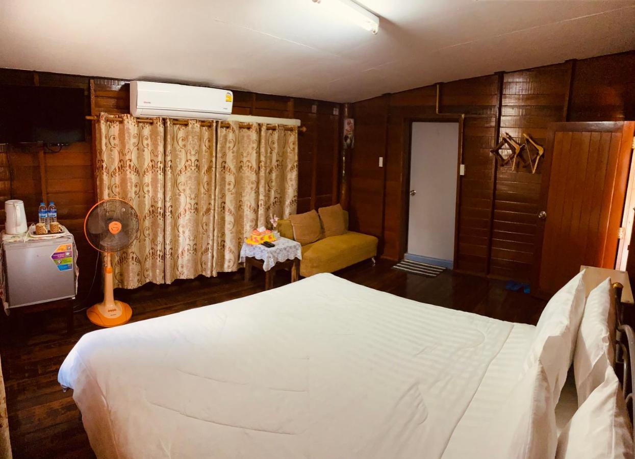 Banthai Guesthouse Фетчабури Екстериор снимка