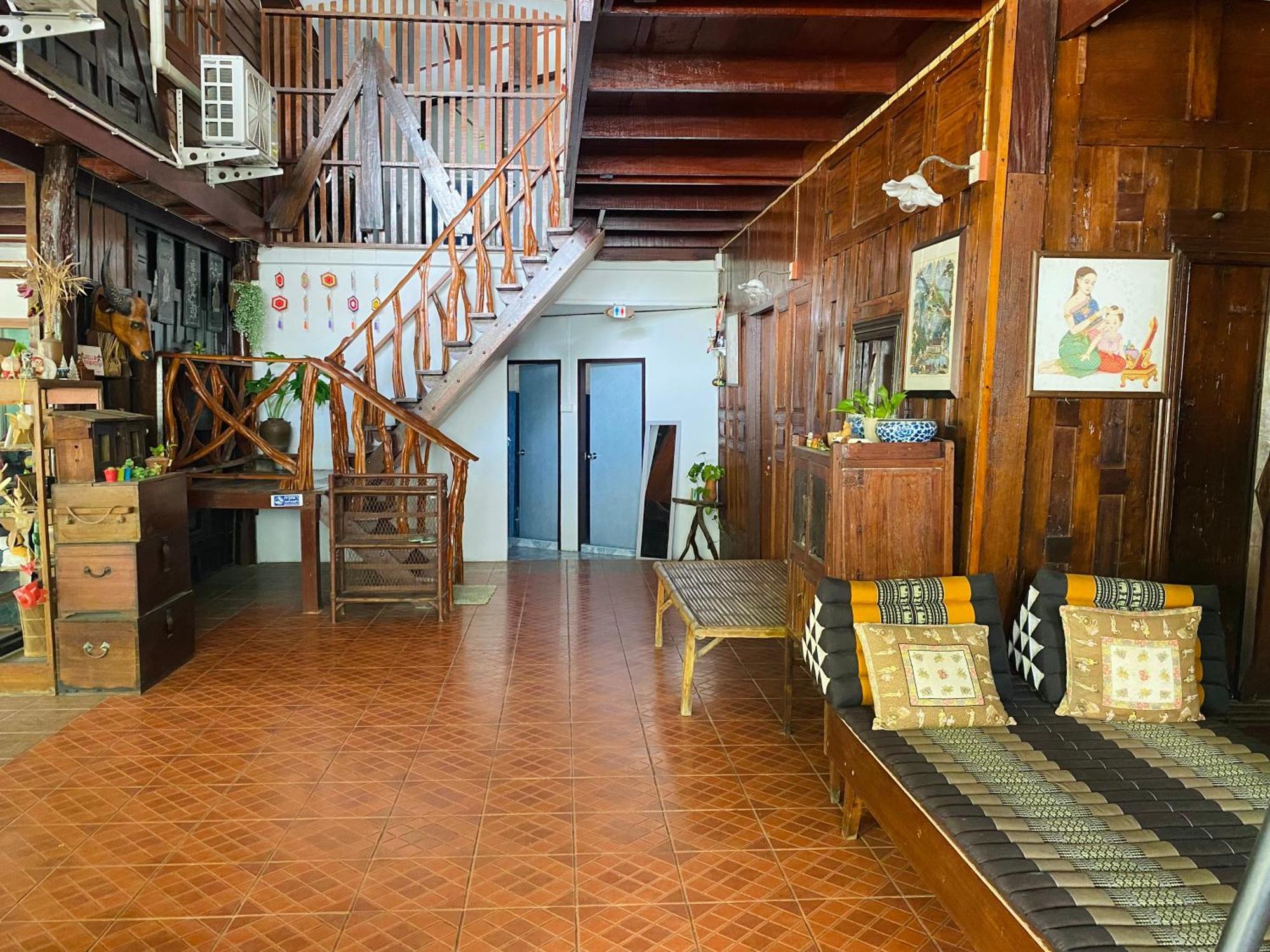 Banthai Guesthouse Фетчабури Екстериор снимка