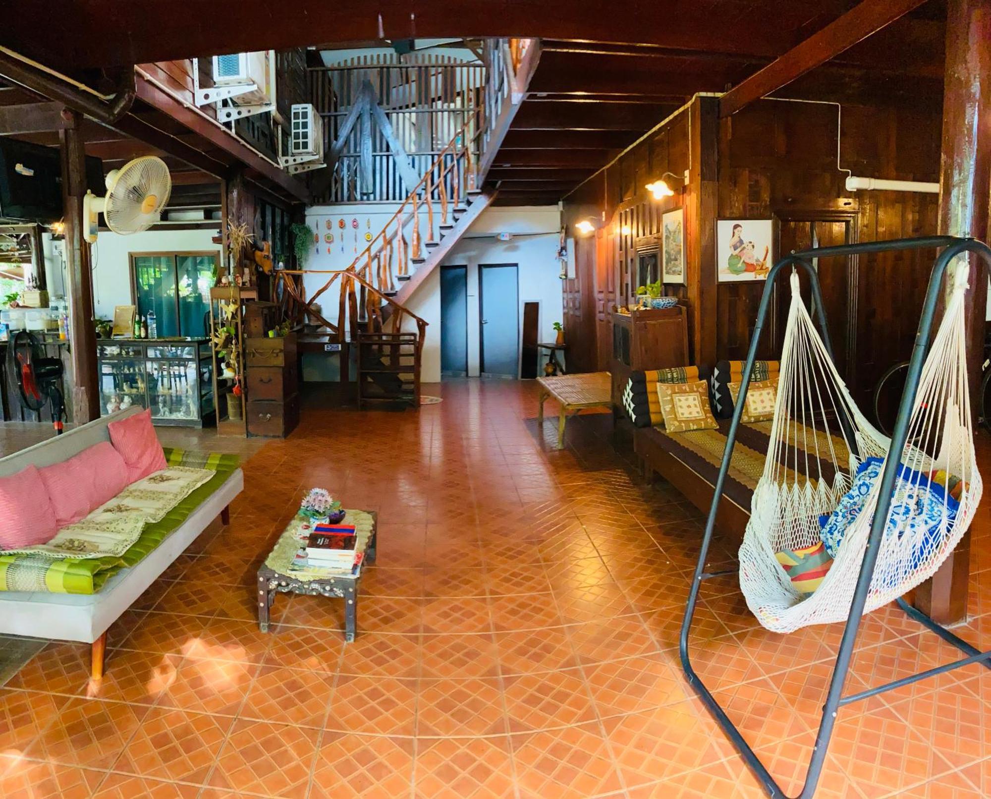 Banthai Guesthouse Фетчабури Екстериор снимка