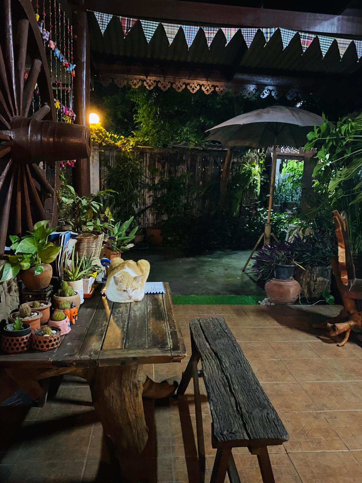 Banthai Guesthouse Фетчабури Екстериор снимка