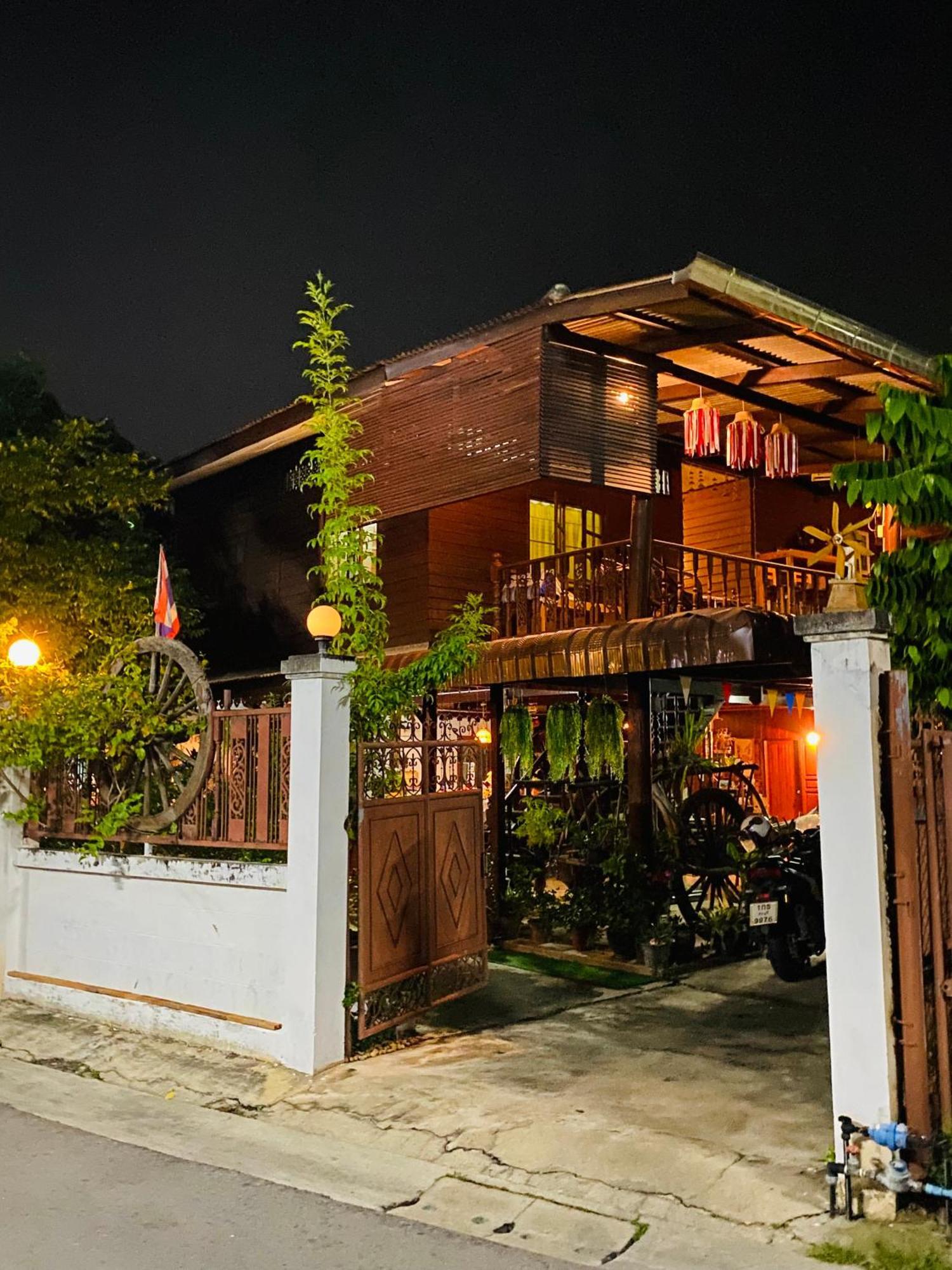 Banthai Guesthouse Фетчабури Екстериор снимка