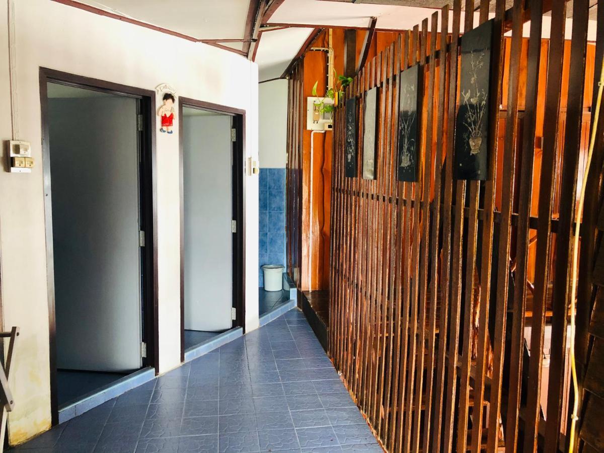 Banthai Guesthouse Фетчабури Екстериор снимка